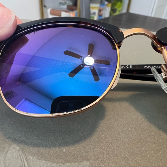 DIFF polarized sunglasses - Picture 4 of 5